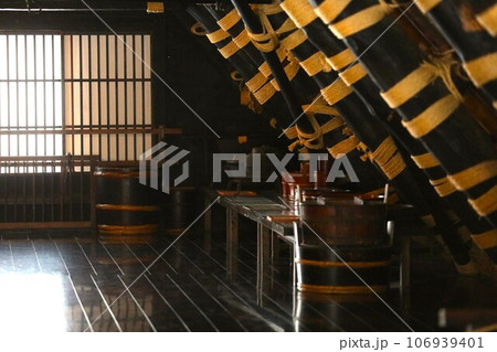 合掌造り　屋根裏 106939401