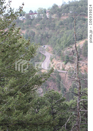 Mountain Pass Driving down from Estes Park 106939814