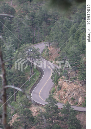 Mountain Pass Driving down from Estes Park 106939819