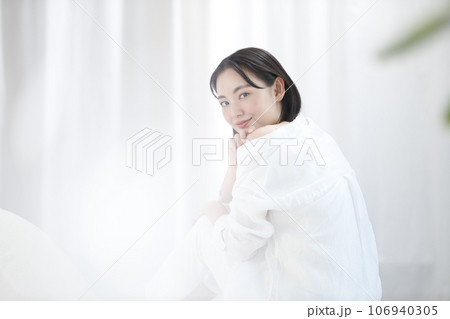若い女性のビューティーイメージ 106940305