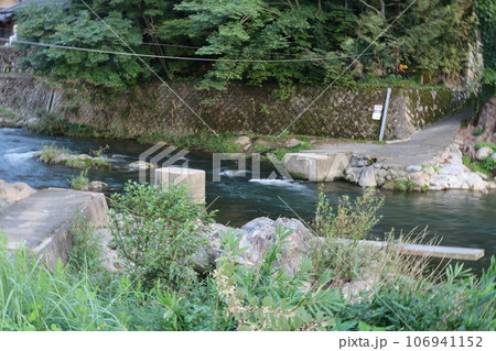 小さな川 106941152