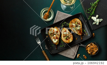 Grilled Pears with Blue Cheese, Walnuts and Honey 106942192