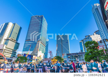 日本の東京都市景観 4年ぶり渋谷「金王八幡宮例大祭」。街に神輿が登場。渋谷6棟・新時代へ＝9月17日 106942621