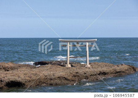大洗海岸　神磯の鳥居 106945587