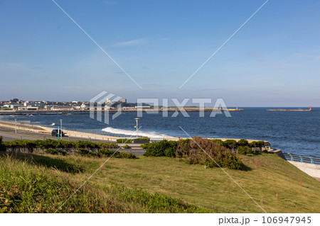 大洗公園から見る那珂湊漁港 106947945