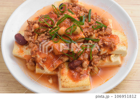 豆腐のチリコンカンソース掛け 106951812