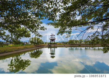 唐古・鍵遺跡の復元楼閣 106951871