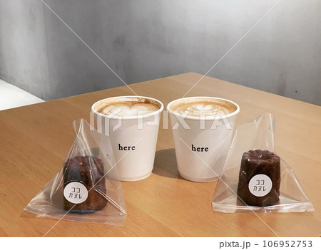コーヒーにカヌレを添えて 106952753