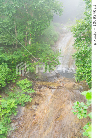 （北海道）知床岬・カムイワッカ湯の滝 106954021