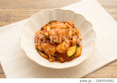 トマトとズッキーニのトマト煮込み トマトとズッキーニのトマト煮込み 106954082