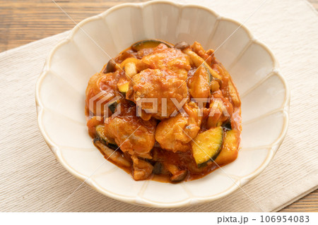 トマトとズッキーニのトマト煮込み トマトとズッキーニのトマト煮込み 106954083