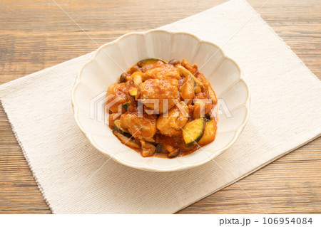 トマトとズッキーニのトマト煮込み トマトとズッキーニのトマト煮込み 106954084