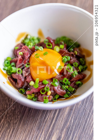 馬肉のユッケ 馬肉のユッケ 106954321