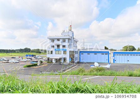 荒川河川敷の風景 サイクリングロード 埼玉県 比企郡 川島町 荒川河川敷の風景 サイクリングロード 埼玉県 比企郡 川島町 106954708