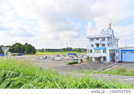 荒川河川敷の風景　サイクリングロード　埼玉県　比企郡　川島町 106954709