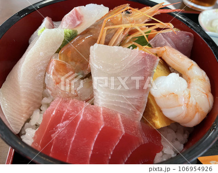 美味しい海鮮丼 106954926