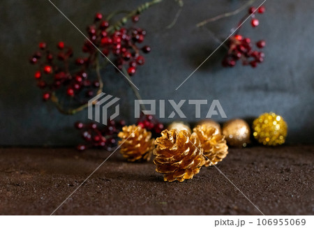 赤いクリスマスリース 赤いクリスマスリース 106955069