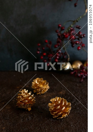 クリスマスの黒い背景 106955074