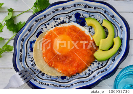 ウェボス・ランチェロス Huevos Rancheros （メキシコ料理） 106955736