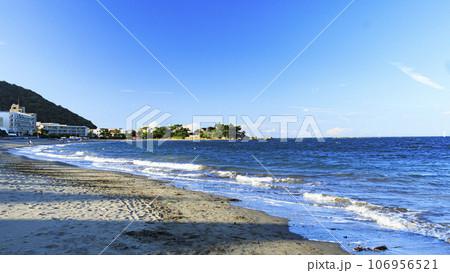 湘南の海と大空(神奈川県、葉山町、秋) 湘南の海と大空(神奈川県、葉山町、秋) 106956521