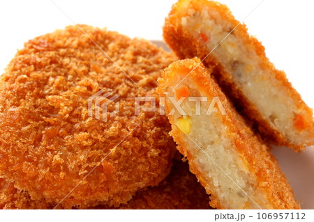 スーパーの安いポテトコロッケ スーパーの安いポテトコロッケ 106957112