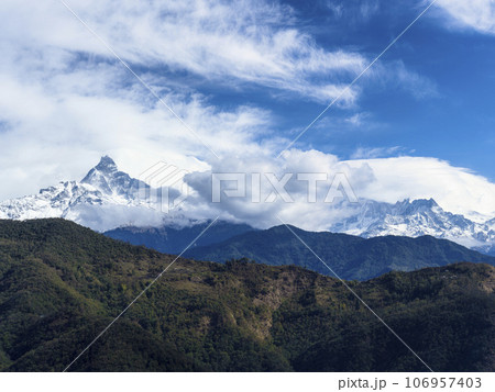 ネパール・アンナプルナ山系マチャプチャレ / Mt. Machhapuchhare, Nepal 106957403