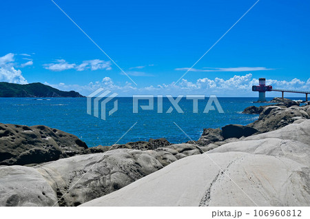 高知県 土佐清水 足摺岬 竜串海岸 足摺海洋館 足摺海底館と海岸 高知県 土佐清水 足摺岬 竜串海岸 足摺海洋館 足摺海底館と海岸 106960812