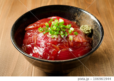 まぐろの漬け丼 106961944
