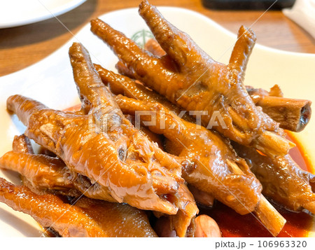 香港点心・鶏もみじの香港風煮込み 106963320