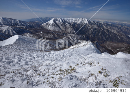 甲子旭岳山頂付近から流石山、三倉山方面を見る 106964953