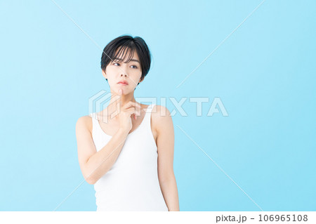 若い女性のビューティ 106965108