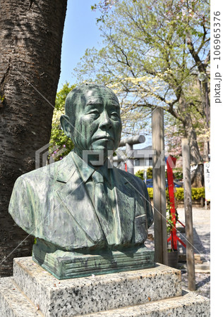 川口散歩：青木氷川神社　境内  長堀千代吉翁像　川口市青木 106965376