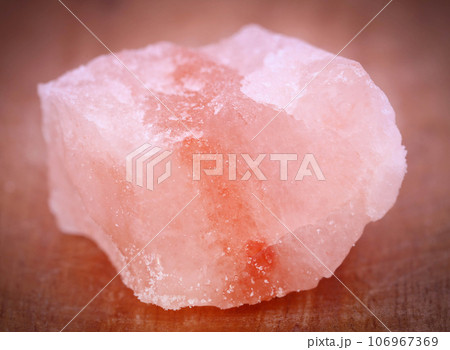 Saindhava lavana or Himalayan Pink rock salt 106967369