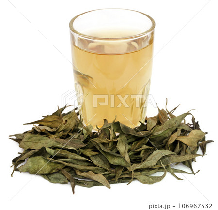Medicinal Chirata with herbal juice 106967532