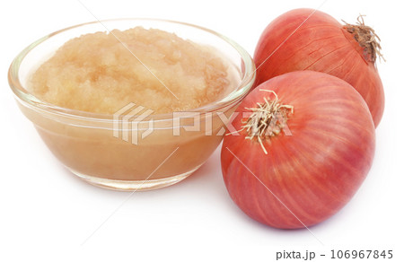 Mashed onion with whole ones Mashed onion with whole ones 106967845
