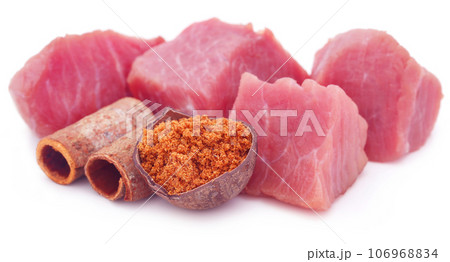 Raw beef with spices 106968834
