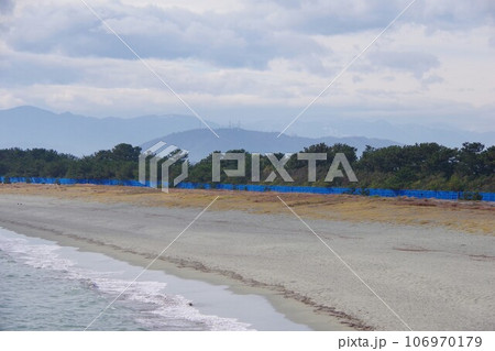 徳島県松茂町 月見ヶ丘海水浴場と眉山 徳島県松茂町 月見ヶ丘海水浴場と眉山 106970179