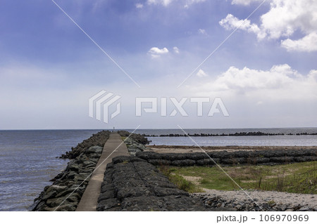 茨城県日立市　会瀬港の防波堤 106970969