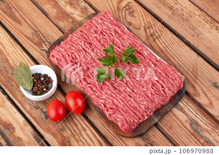 Pork and beef minced meat 106970988