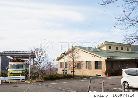 松本市中山図書館 松本市中山図書館 106974514