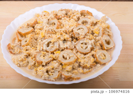 竹輪と豆腐と卵の炒めもののアップ 竹輪と豆腐と卵の炒めもののアップ 106974816