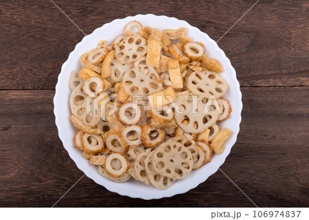 竹輪と油揚げとレンコンの炒めもの 106974837