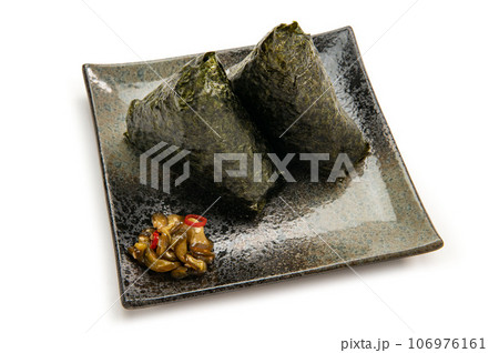 和食の三角おにぎり 106976161