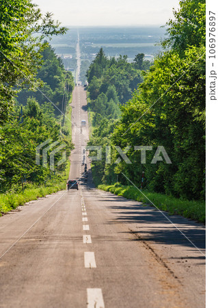 （北海道）斜里町・天に続く道 106976897