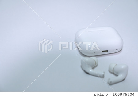 ワイヤレスイヤホン 106976904
