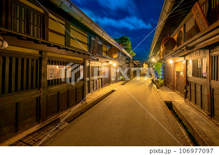 岐阜　飛騨高山の町並み　夜景 106977097