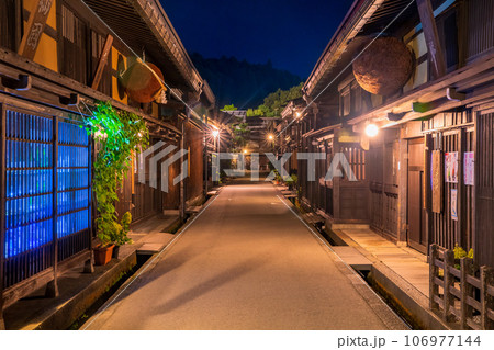 岐阜　飛騨高山の町並み　夜景 106977144