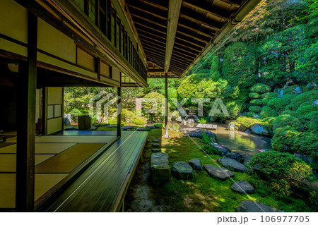 長野県　下諏訪　岩波家庭園 106977705