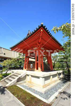 京都　三十三間堂　鐘楼 106978540