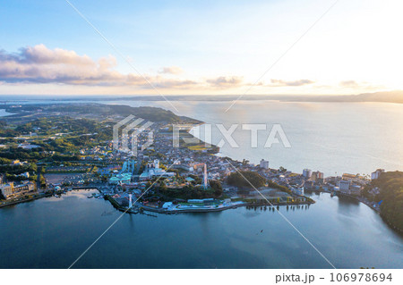夏の夕暮れの浜名湖パルパル（（静岡県浜松市） 106978694